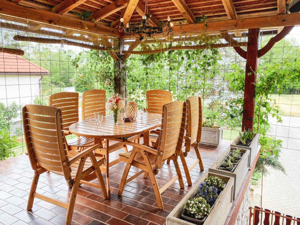 Hisa Pri Jezeru Apartment Dobrovnik Bagian luar foto
