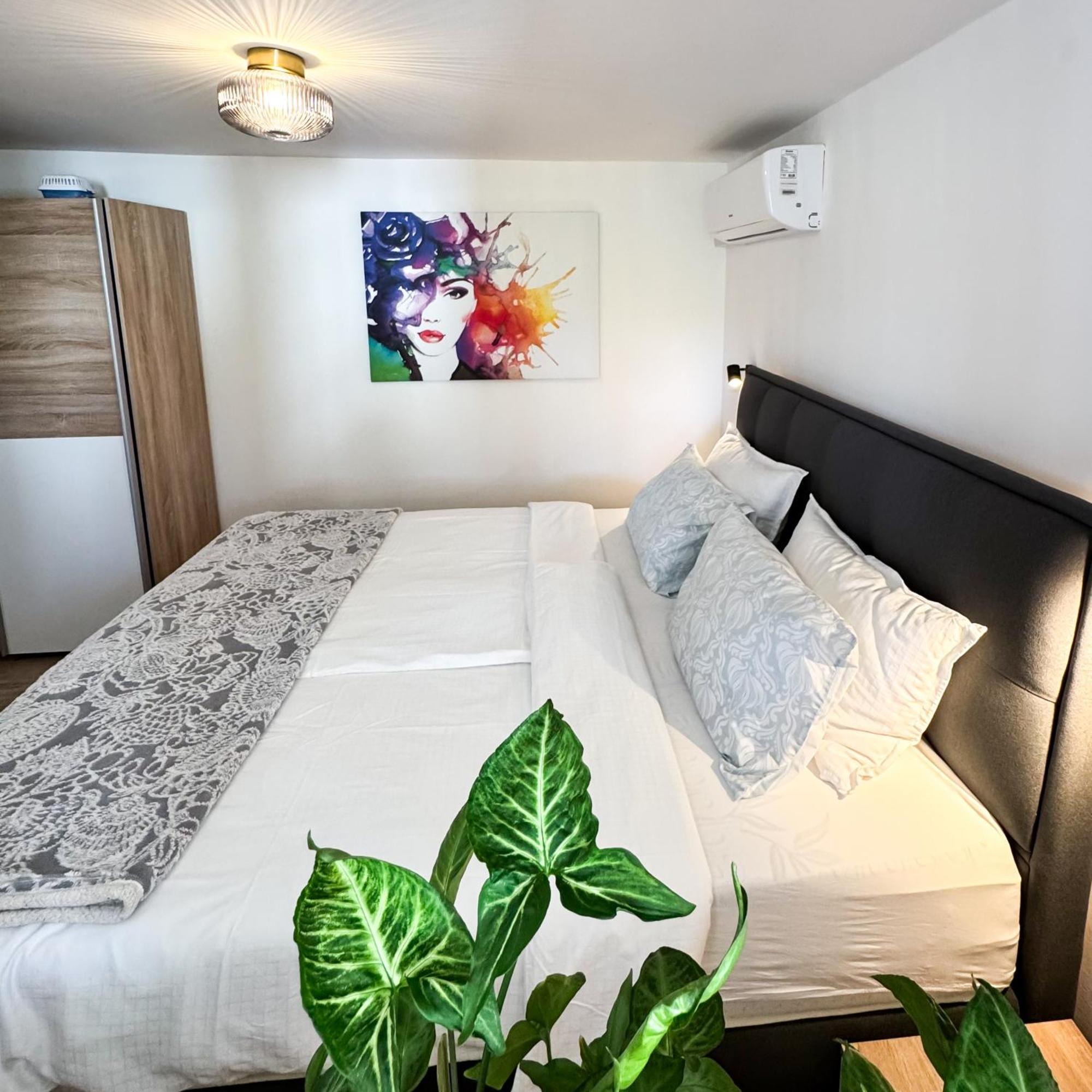 Hisa Pri Jezeru Apartment Dobrovnik Bagian luar foto
