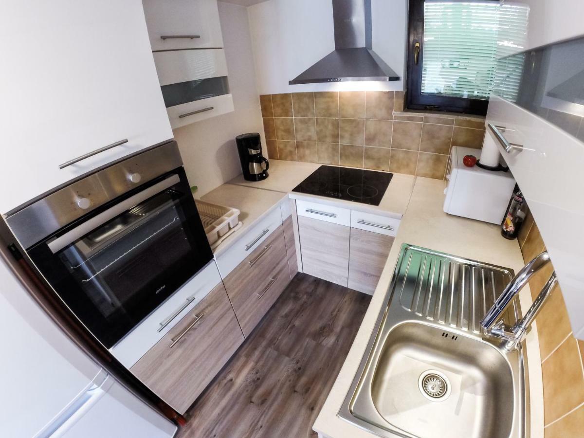 Hisa Pri Jezeru Apartment Dobrovnik Bagian luar foto