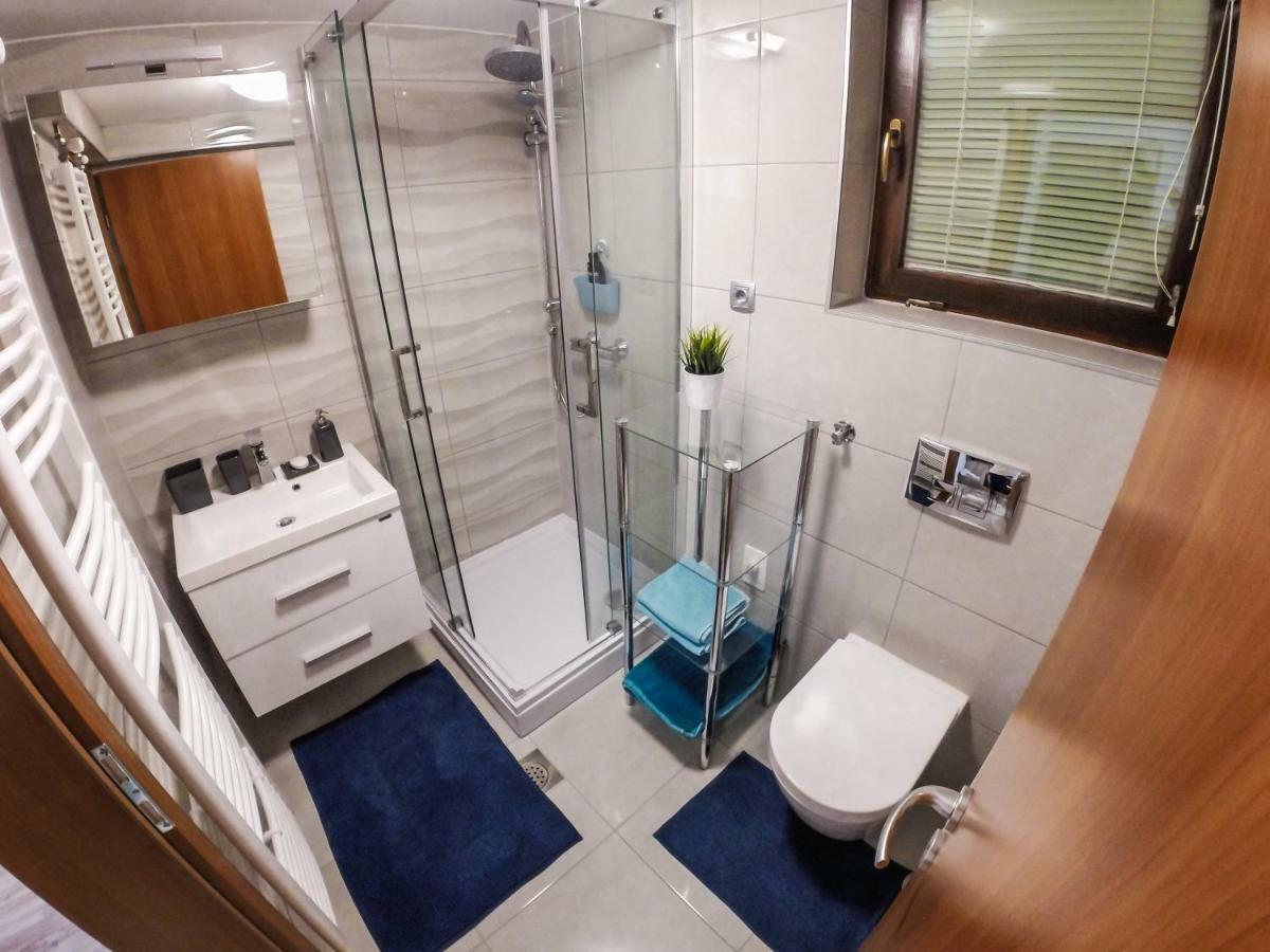 Hisa Pri Jezeru Apartment Dobrovnik Bagian luar foto